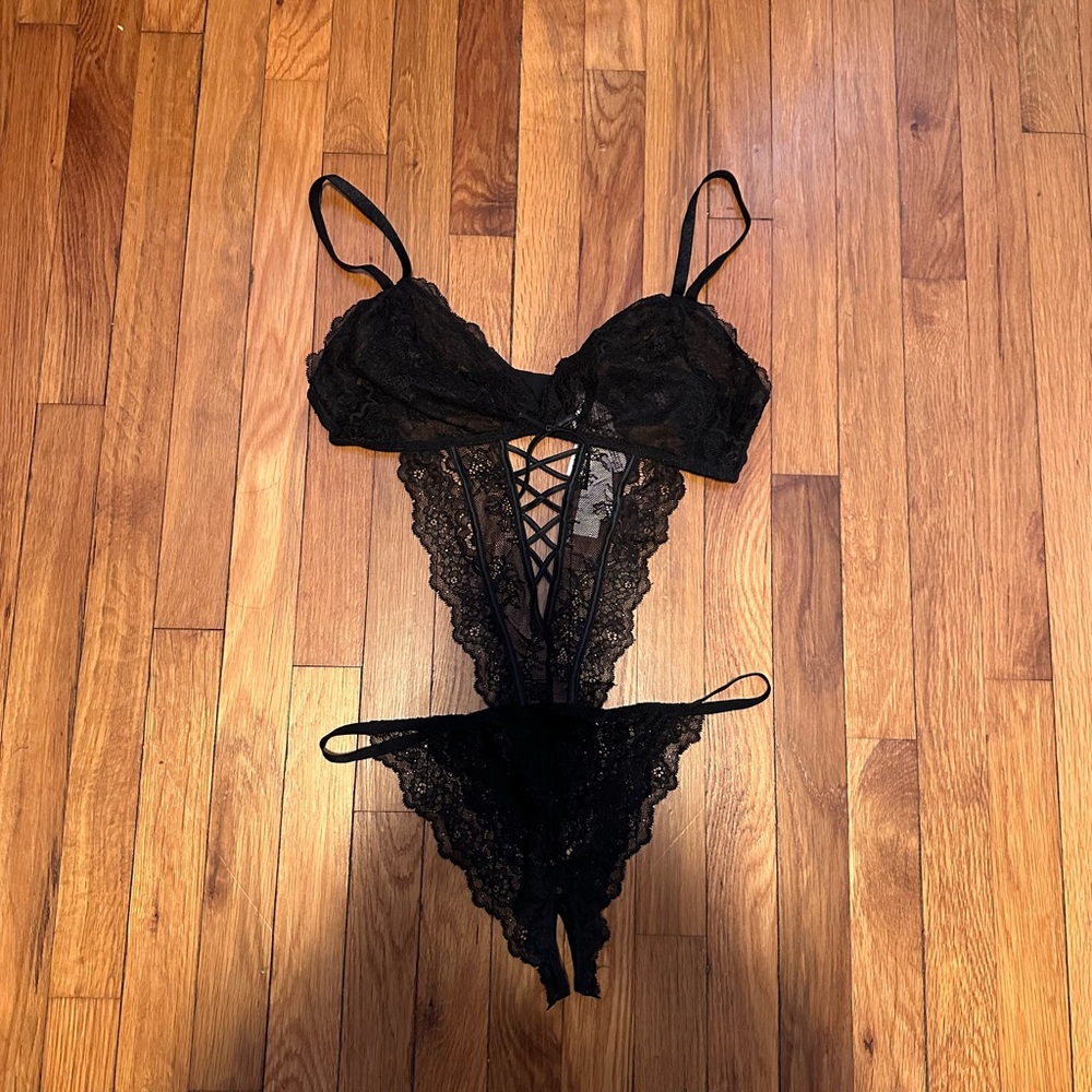 Elegant Black Lace Lingerie Set